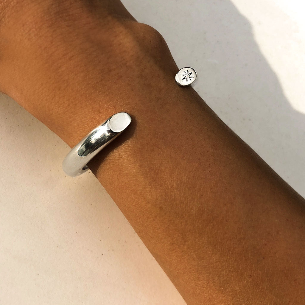 silver bracelet minimal jewelry latinamerican designer ana buendia jewelry