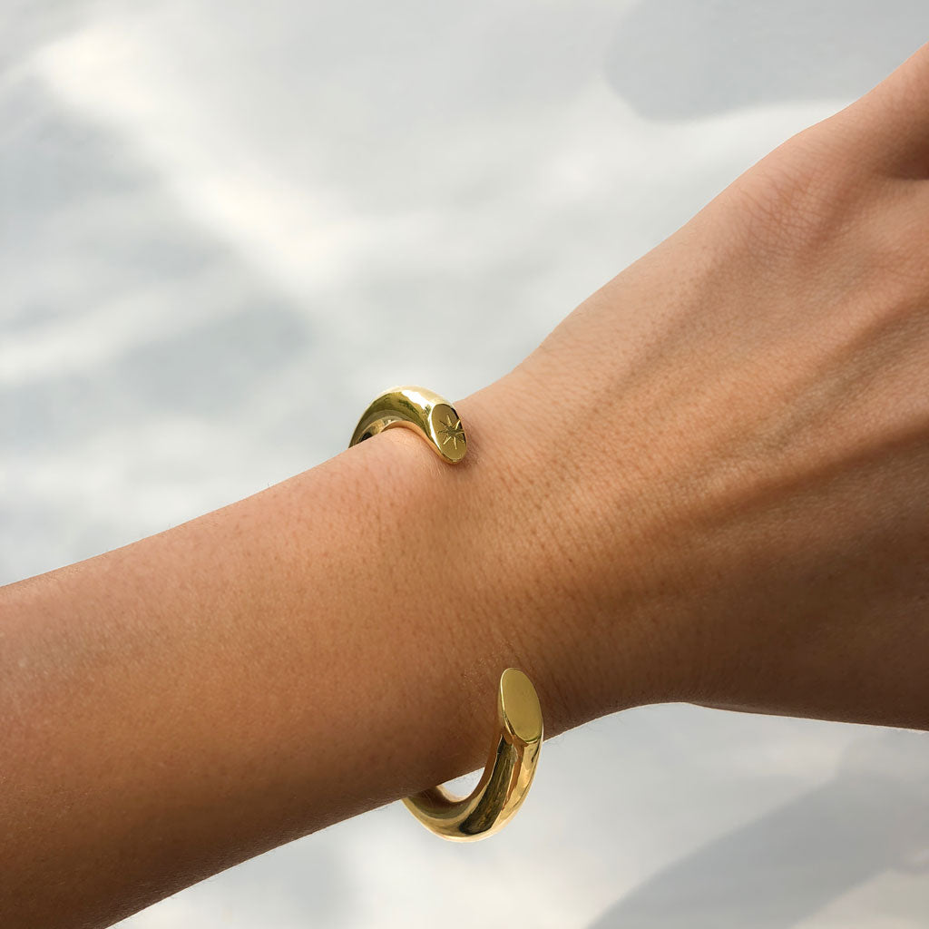 golden bracelets minimal handmade jewelry ana buendia latinamerican designer